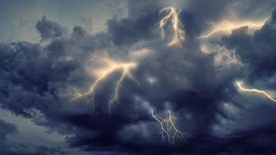 Chicago weather update: Thunderstorms causing ground delays at O’Hare; heavy rain, flooding possible