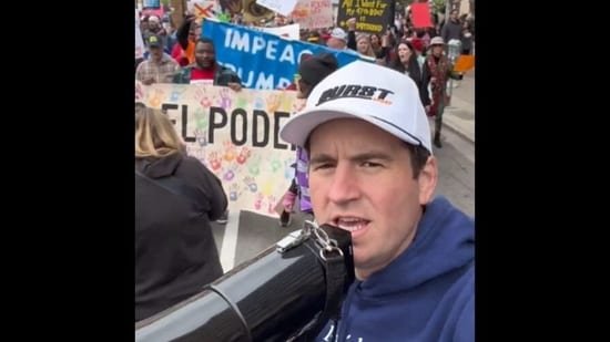 ‘Craziest’: Influencer Alex Stein slammed for repeatedly calling ‘No King’ protesters ‘vaccinated retards’ Video