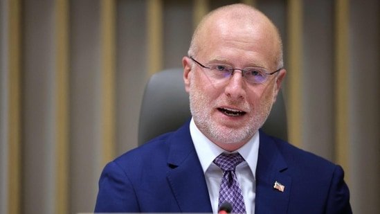 FCC Chairman Brendan Kahl gives ABC final warning about ‘fake news’ in Iran war: ‘They’re going to lose…’