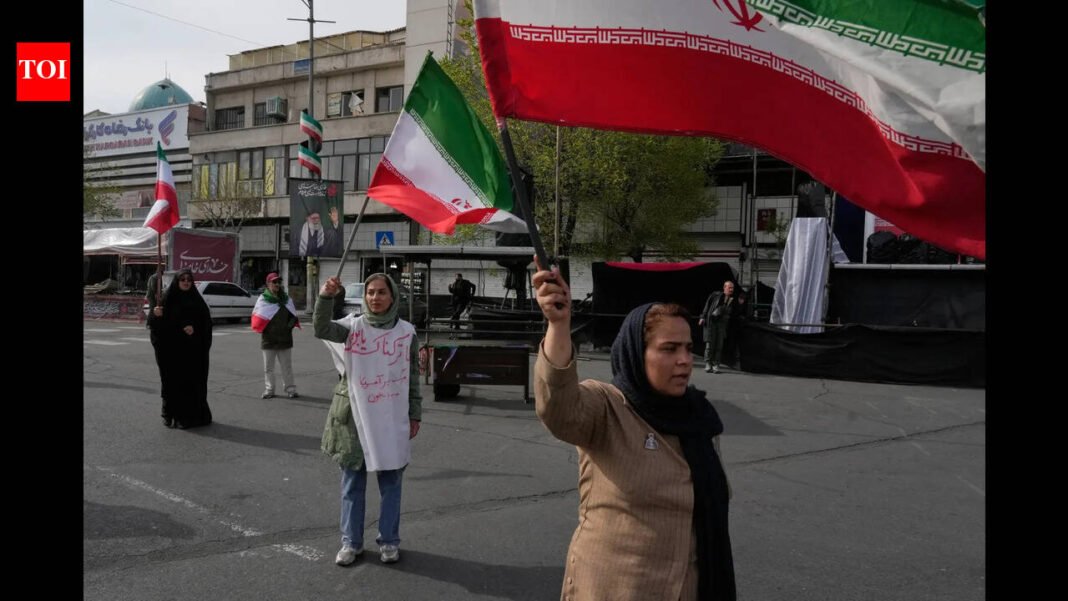 Iranian regime sends text messages to civilians threatening them with execution: report

