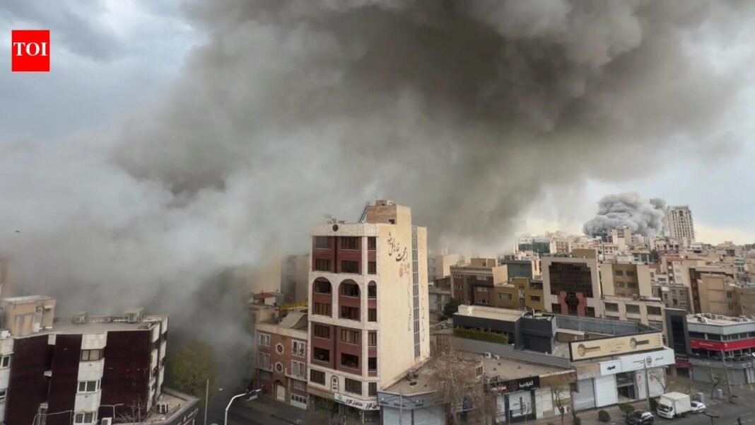 Maintain ‘constant vigilance’: DG delivers cargo to Indian sailors in West Asia