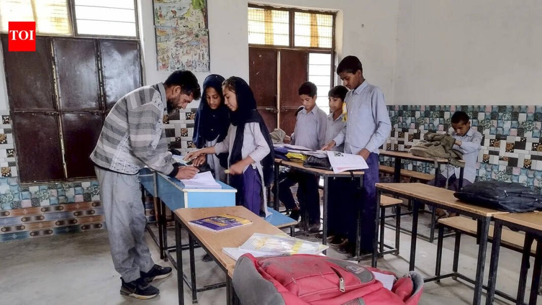 Over 3,000 J&K government schools have below 10 students: Minister

