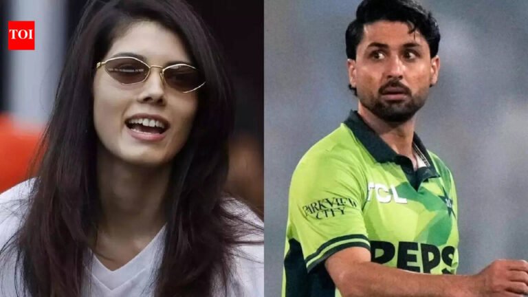 ‘Payment to Pakistani players helps those killing Indians’: Gavaskar slams Sunrisers for signing Abrar