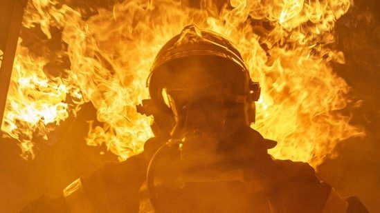 Phoenix Fire: Fire at recycling facility near Estrela under control, no injuries reported; Video