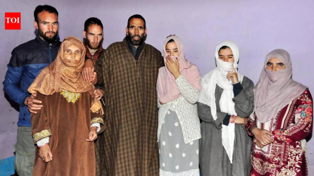 A day ahead of Pahalgam attack anniversary, Shinde hands over new house to Mavala's family

