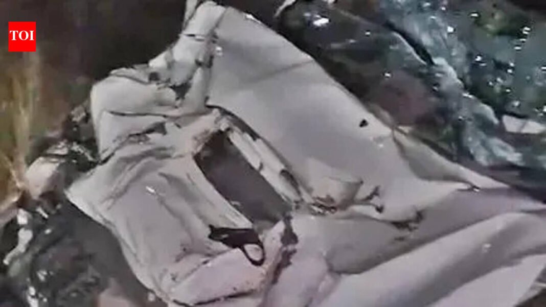 A van overturned and hit an SUV in Dhar city of Madhya Pradesh, killing 12 workers and injuring 20 others.

