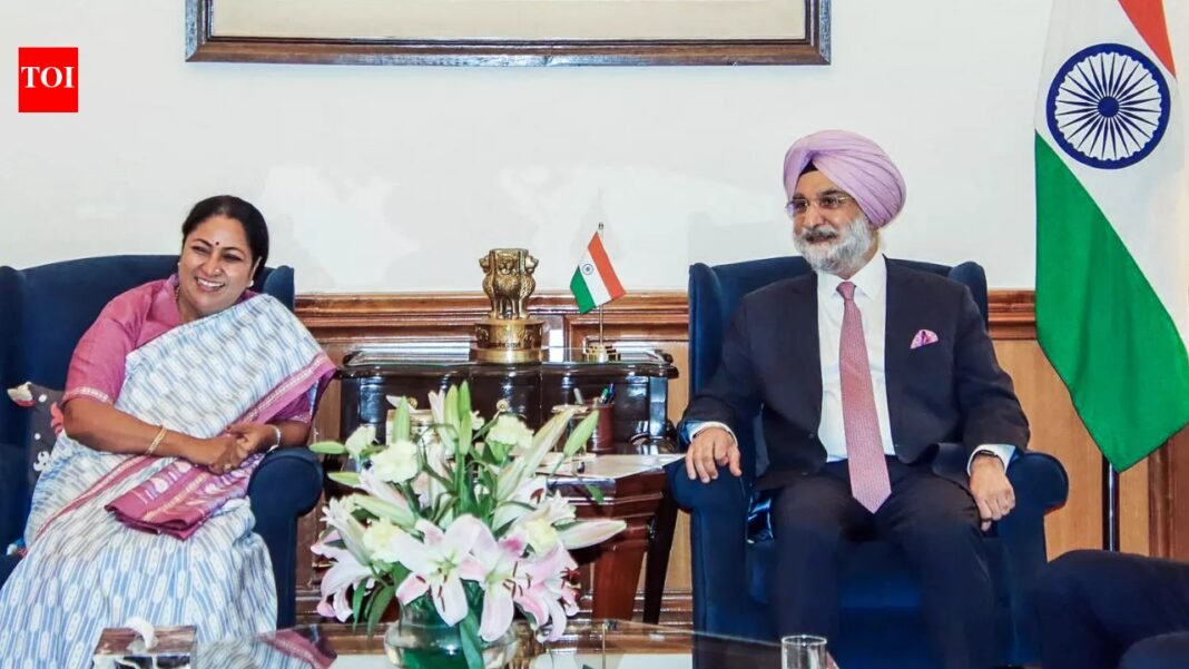 CM Gupta, LG Sandhu attend GGSIPU conference; 26,649 degrees awarded

