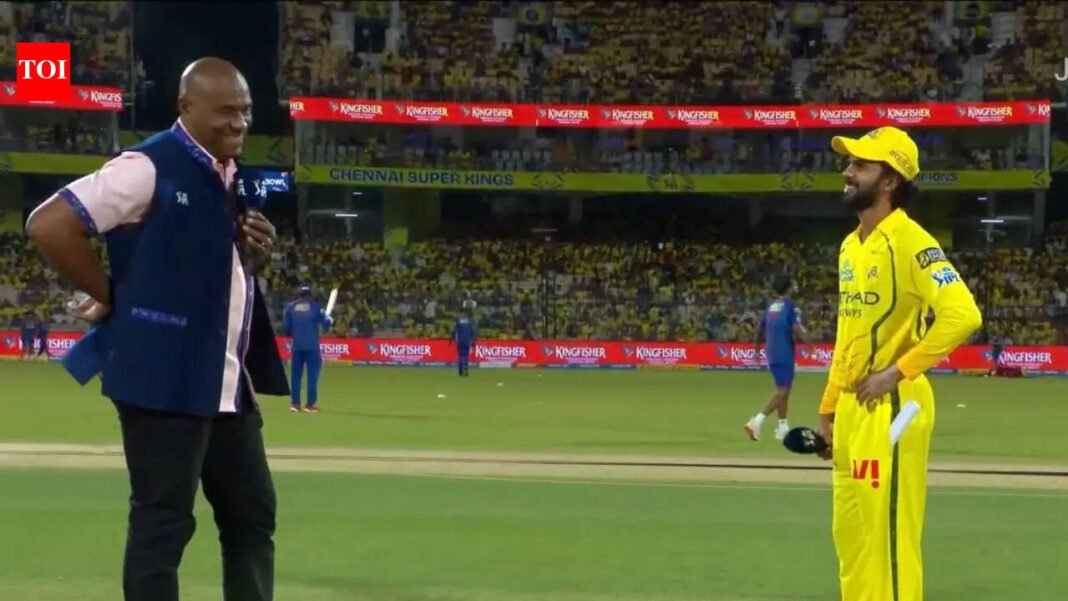 Chennai crowd forces Bishop to say ‘sorry’ during toss – Watch