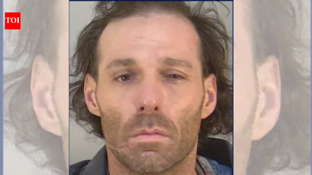 Florida man killed dog owner while trying to shoot pet that was attacking woman, police say

