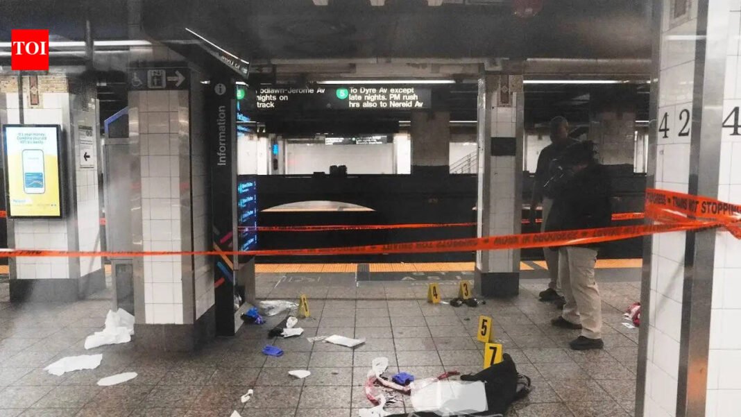 New York knife attack suspect killed by police after injuring 3 people