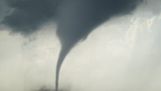 Ottawa Tornado Warning: Large supercell in Pomona moving toward Ottawa County; check track, video