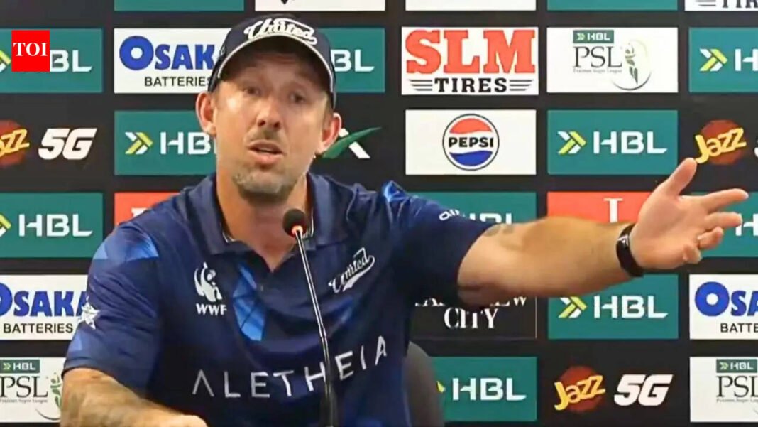 PSL drama! Foreign coach loses cool, starts swearing in Pakistan - Watch

