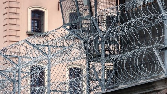 Philadelphia Prison Break: What Happened at Penn Presbyterian Medical Center? detail