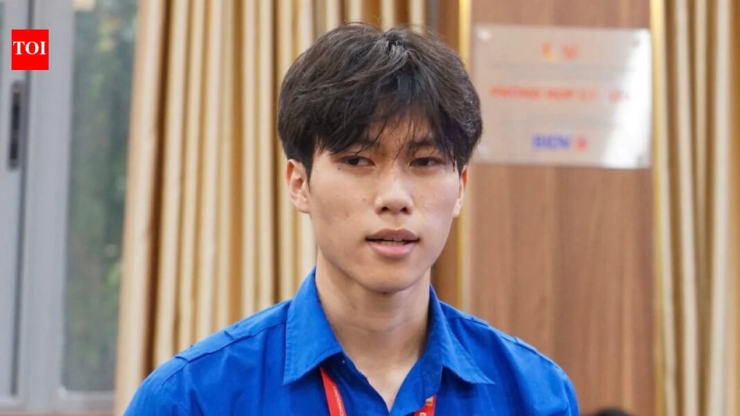 Real heroes: Vietnam man, 20, saves 7 lives after climbing into burning building | World News