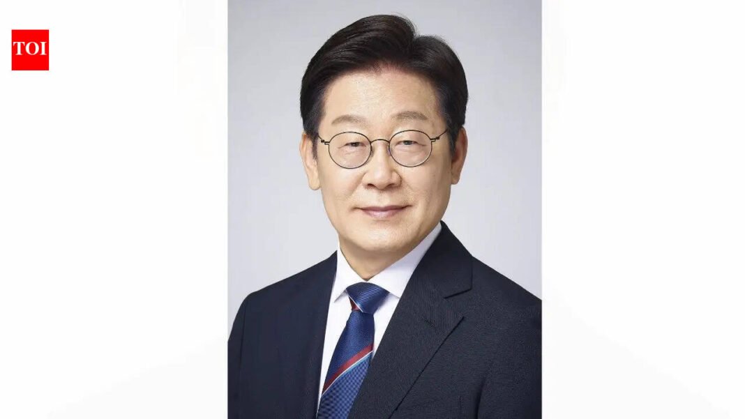 South Korea, India cooperate to ensure security of Strait of Hormuz, critical sea lane vital to survival of both countries: President Lee Myung-bak