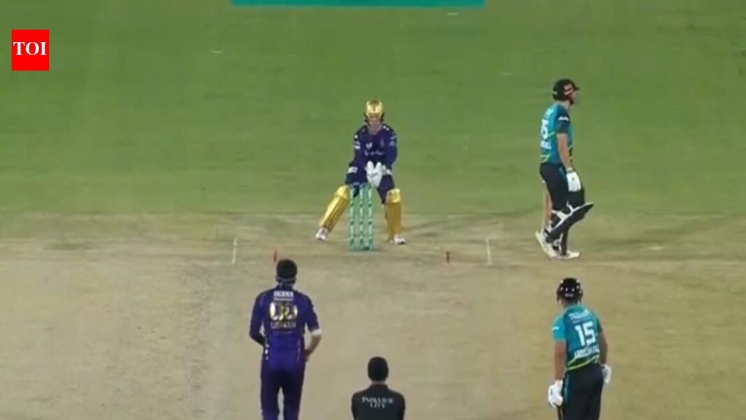 ‘The batsman has every right’: Ashwin backs Daryl Mitchell after Tariq’s ‘timeout’ drama