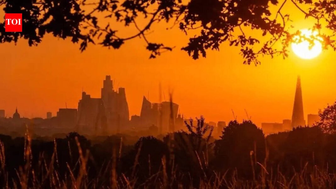 UK weather forecast: Early warm air returns in Wales and southern England, with UK temperatures rising to 21°C | World News