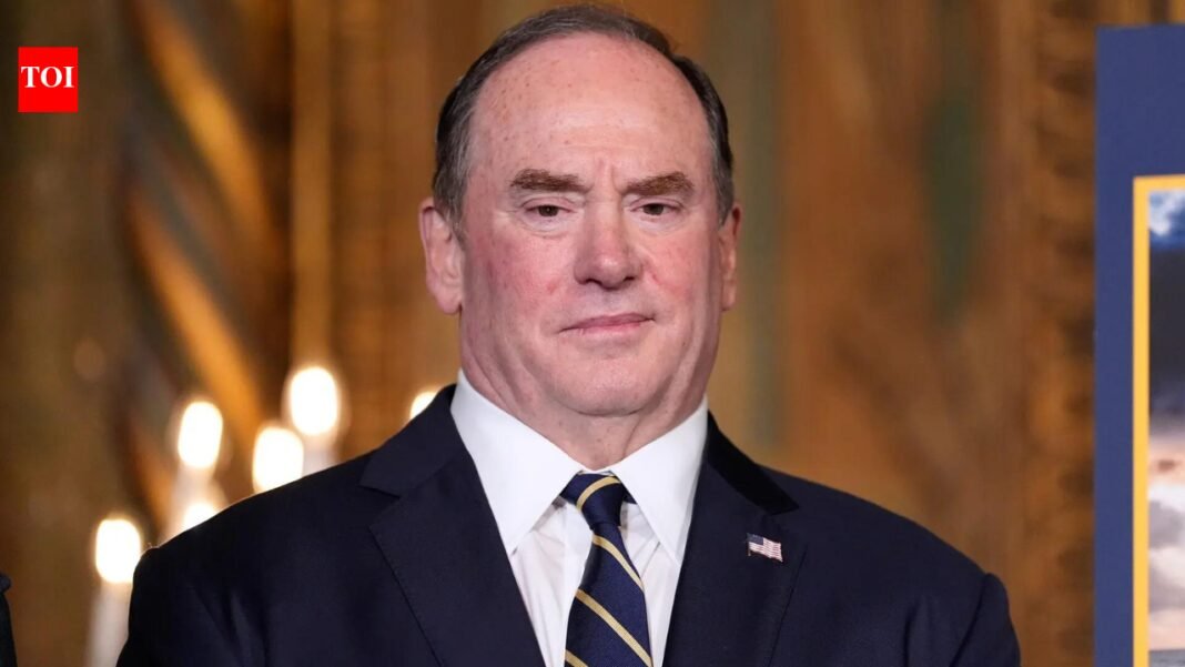 Why did Trump suddenly “fire” the U.S. Navy secretary during the Strait of Hormuz blockade? what the report claims