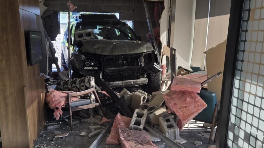 Car crashes into wall and into Everett doctor's office

