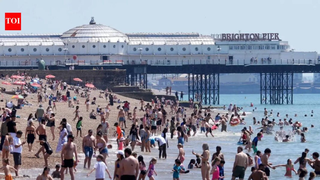 Deadly UK heatwave: Nine dead after multiple water incidents over bank holiday weekend, emergency warning issued