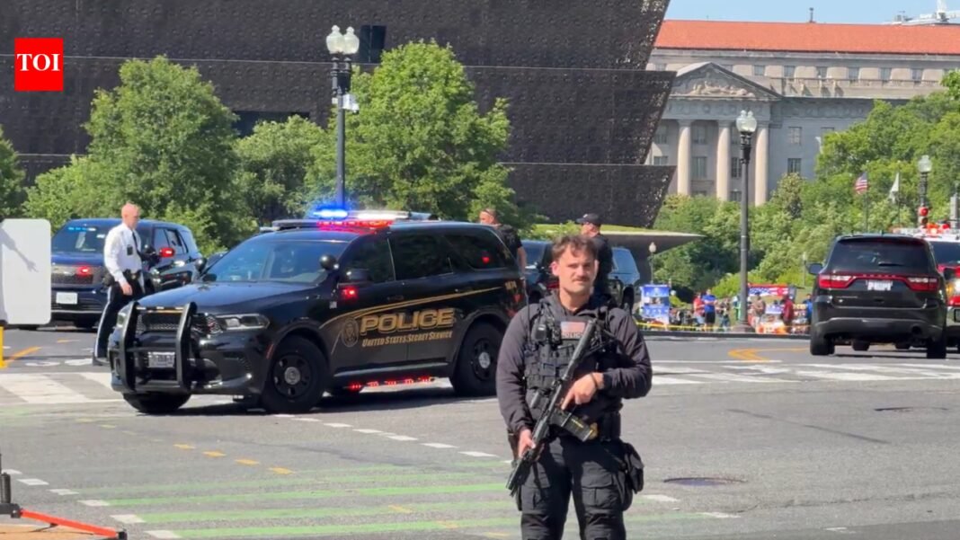 Gun scare near White House: Law enforcement officers shot near Washington Monument; lockdown briefly imposed