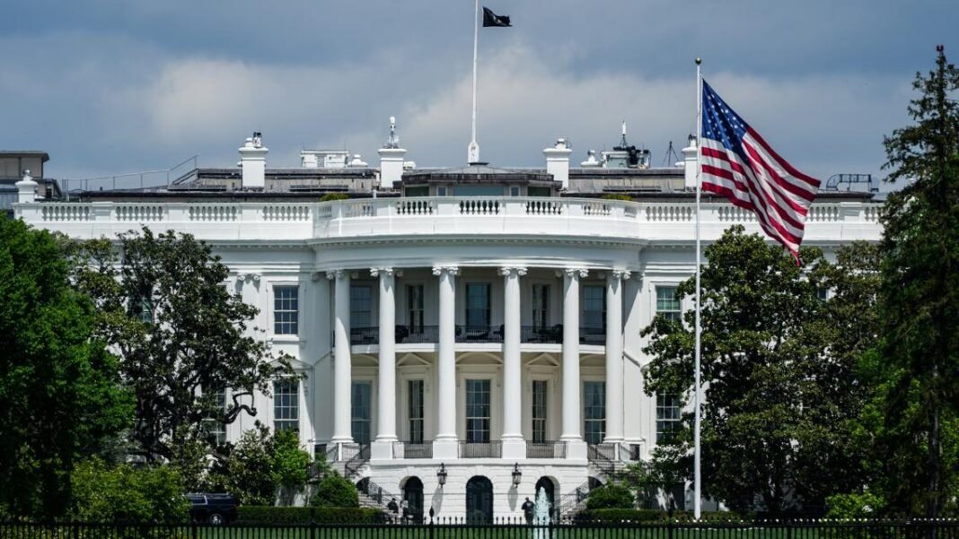 Gunshots heard near the White House

