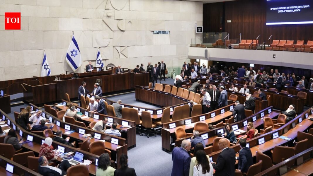 Israel's Knesset votes to advance bill to dissolve Knesset, paving the way for early elections

