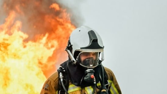 Milwaukee fires: Horrifying video of 5-alarm fire near Hampton’s surface as firefighters respond; watch