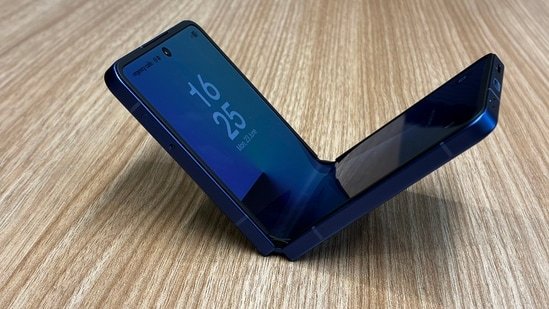 Samsung Galaxy Z Flip 8 could lose weight and improve crease with new hinge: report