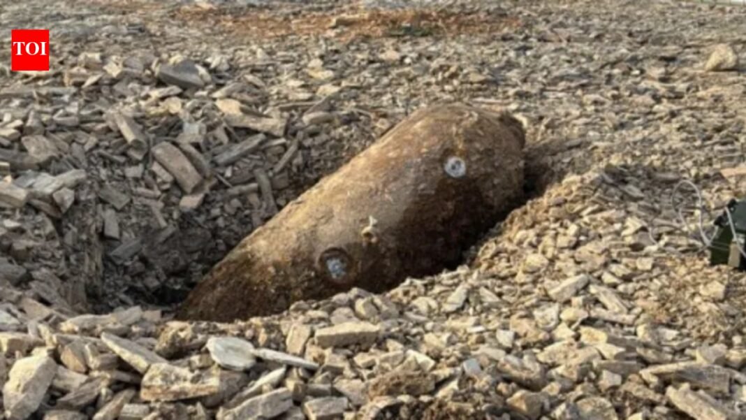 UK: 1,200 homes evacuated after WWII bomb found at Plymouth building site

