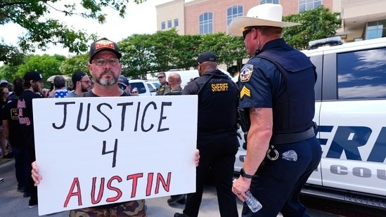 Austin Metcalfe Graves: Photos of people peeing spark outrage after Carmelo Anthony trial; ‘What kind of person…’