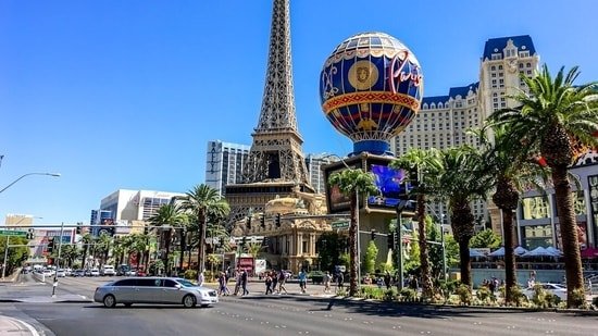 Dramatic video captures exact moment of Las Vegas earthquake; quake in Henderson, Summerlin
