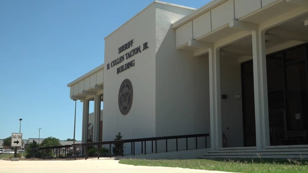 Georgia school deputy accused of on-duty sexual assault at nearby home