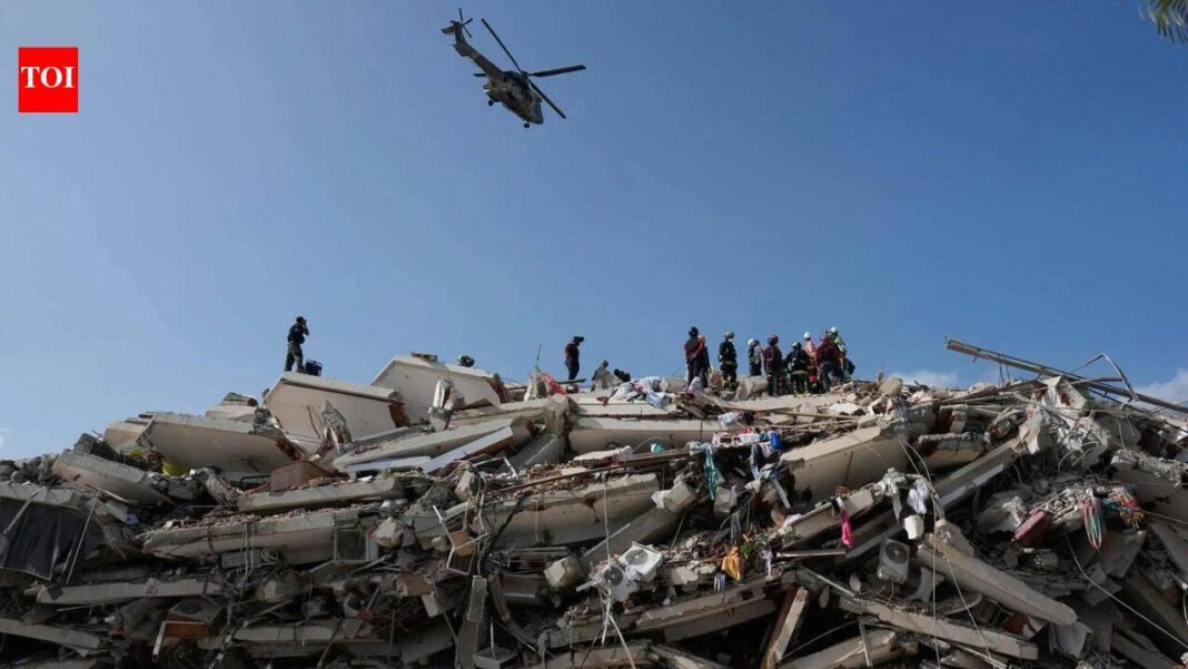 'They were taking selfies, not helping': Victims of Venezuela earthquake angry as death toll reaches 1,430

