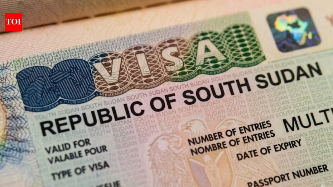 UAE suspends visas and bans entry of nationals from three countries to prevent Ebola virus World News