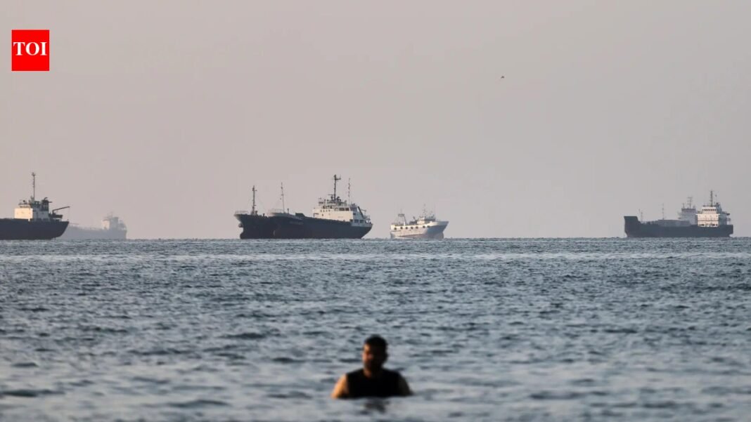 US uses Iran-style covert transfer to move 90 million barrels of oil out of Gulf: report
