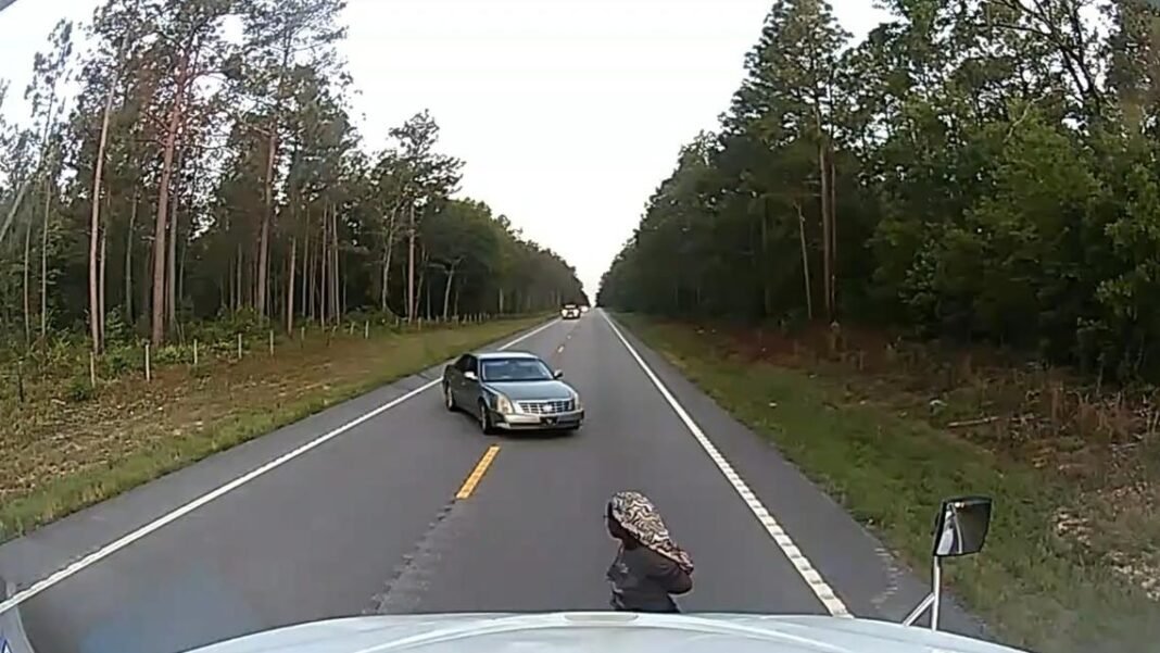 WATCH: Video shows moment truck-driving preacher helped stop alleged kidnapping in South Carolina

